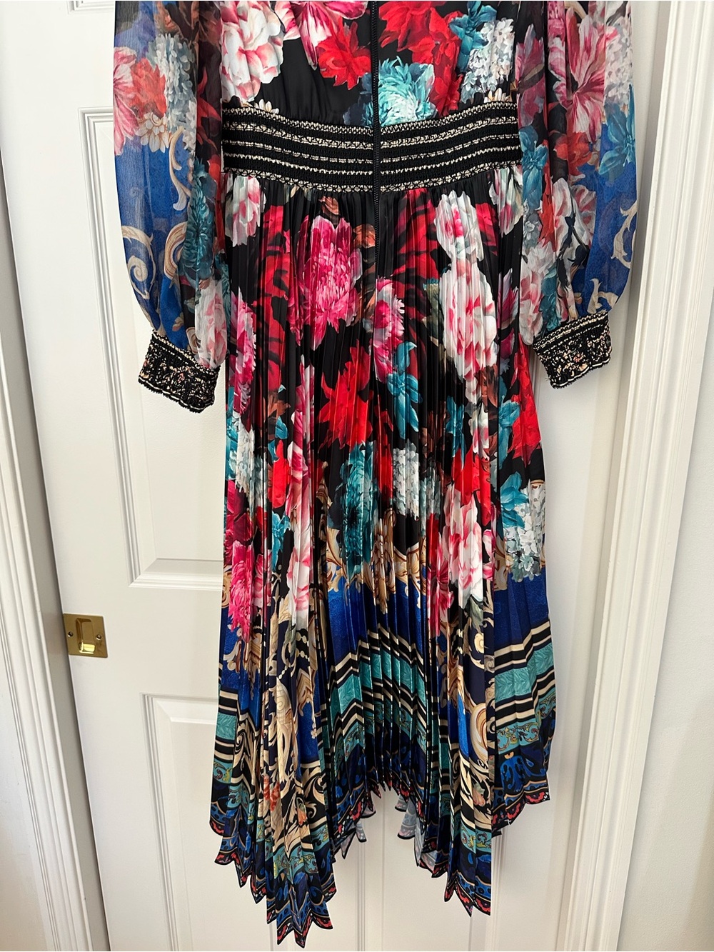 Alice + Olivia Multicolor Floral Pleated V-Neck Long Sleeve Midi Dress - Picture 5 of 9